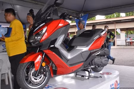 sym trinh lang xe ga co lon 300 phan khoi