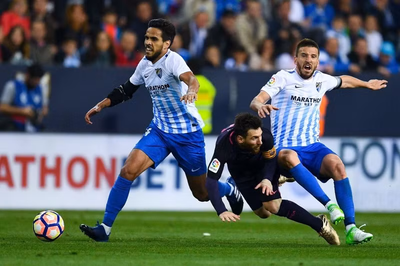 neymar nhan the do barca thua soc malaga