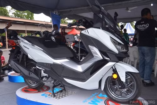 sym trinh lang xe ga co lon 300 phan khoi