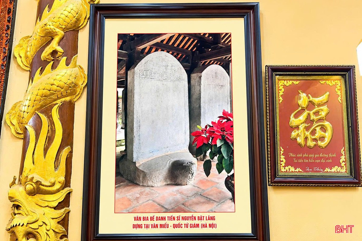 Hình ảnh văn bia đề danh Tiến sĩ Nguyễn Bật Lãng tại Văn Miếu - Quốc Tử Giám được lưu giữ tại nhà thờ dòng họ.