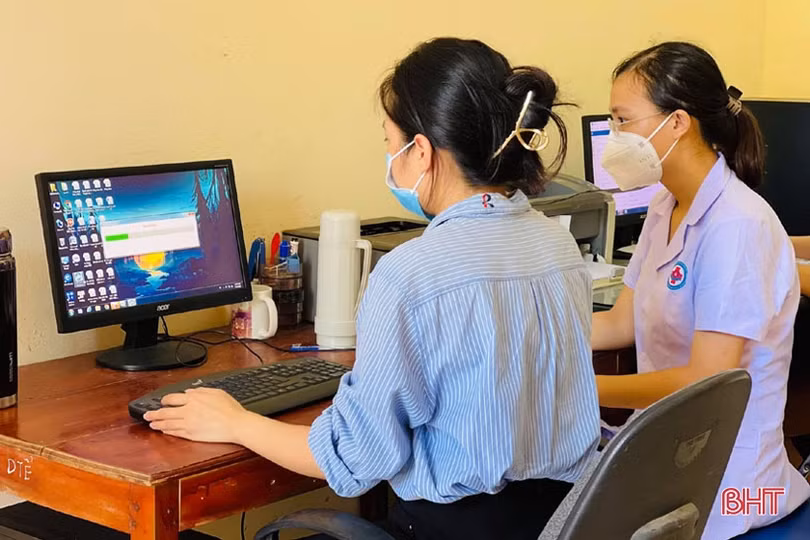 Hà Tĩnh: Đi từng nhà lấy mẫu xét nghiệm ở vùng thượng Kỳ Anh