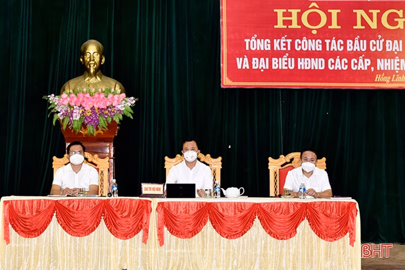 TX Hồng Lĩnh khen thưởng các tập thể, cá nhân có thành tích xuất sắc trong công tác bầu cử