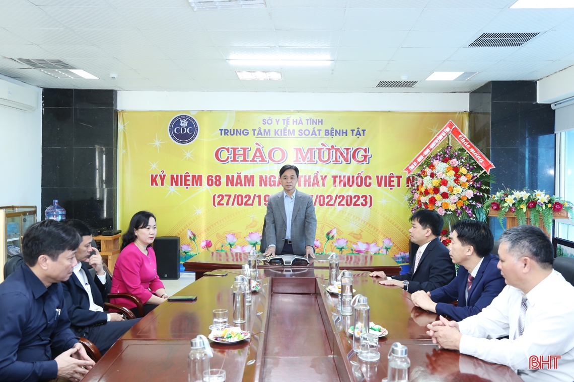 Lãnh đạo tỉnh chúc mừng các cơ sở y tế Hà Tĩnh nhân Ngày Thầy thuốc Việt Nam