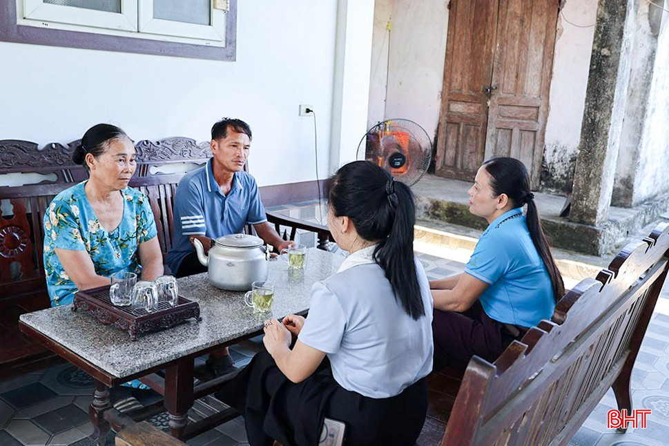 Không chỉ mất đi cơ hội đổi đời, gia đình ông Vệ còn phải tiếp tục vay mượn thêm tiền để đưa con về nước điều trị, chấp nhận gánh khoản nợ lớn, mất trắng số tiền đầu tư ban đầu.