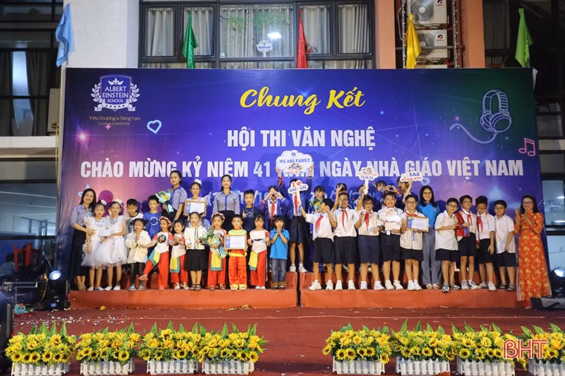 Ấn tượng hội thi văn nghệ chào mừng ngày 20/11 của Trường Albert Einstein