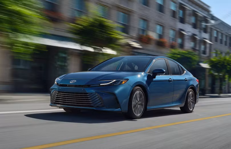 Toyota Camry 2025 chính thức trình làng, chỉ sử dụng động cơ hybrid