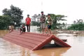 Thủ tướng Lào trực tiếp giám sát hoạt động cứu nạn sau vỡ đập thủy điện
