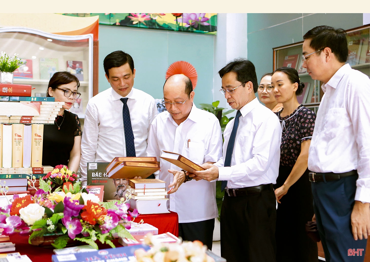 Tập trung quán triệt, tuyên truyền sâu rộng, đưa nghị quyết của Đảng vào cuộc sống