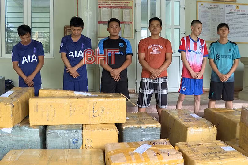 Triệt xóa đường dây buôn hàng cấm xuyên quốc gia, thu giữ 3,5 tấn pháo