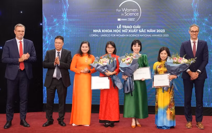 Ba nhà khoa học nữ có nghiên cứu xuất sắc được giải L’Oréal - UNESCO