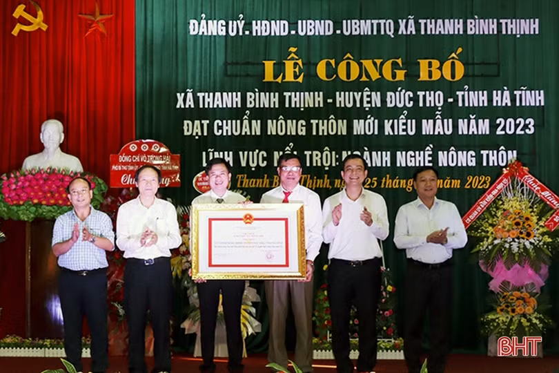 Thanh Bình Thịnh đón bằng công nhận xã NTM kiểu mẫu