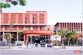 Hà Tĩnh điều động, bổ nhiệm và luân chuyển 14 hiệu trưởng trường THPT sau sắp xếp