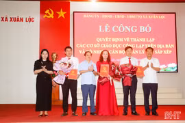 Xuân Lộc công bố quyết định thành lập các trường học và cán bộ quản lý