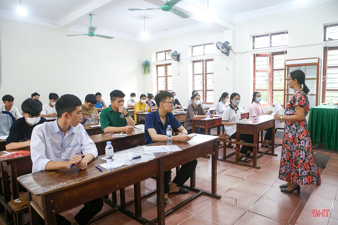 Ngày thi đầu Kỳ thi vào lớp 10 ở Hà Tĩnh: An toàn, nghiêm túc!