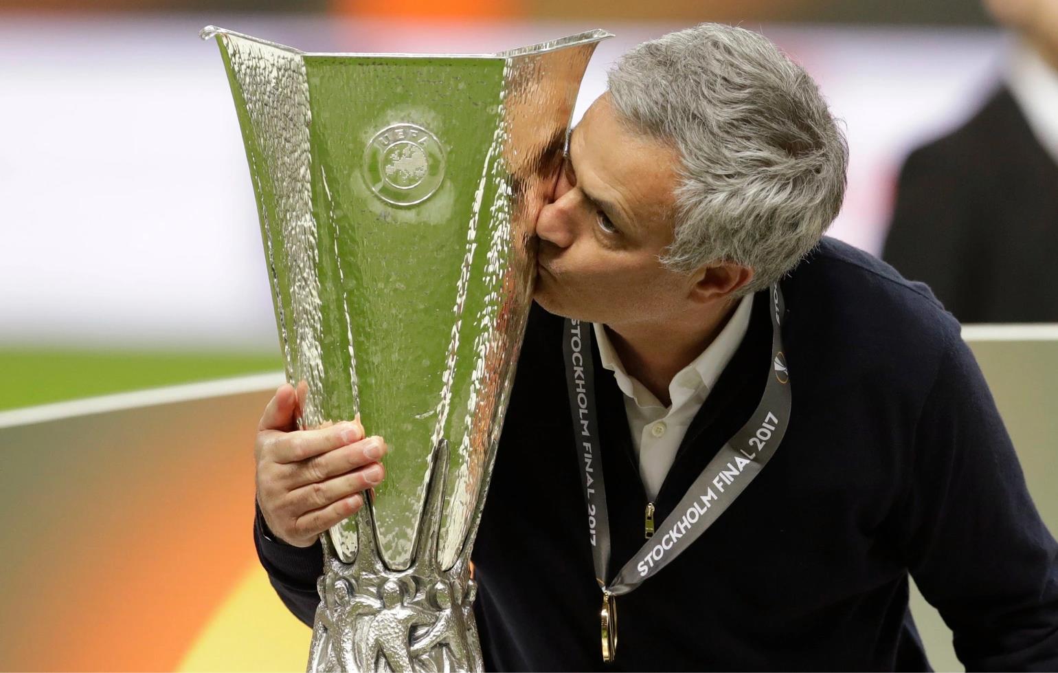 Man Utd và 10 năm khủng hoảng: Cả một trời yêu bao giờ trở lại?