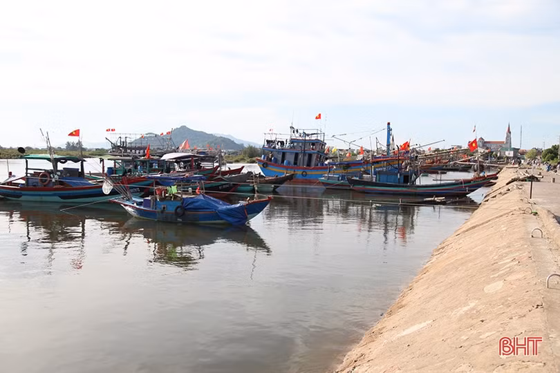 Đảm bảo an toàn tính mạng, tài sản của người dân trước diễn biến bão số 5