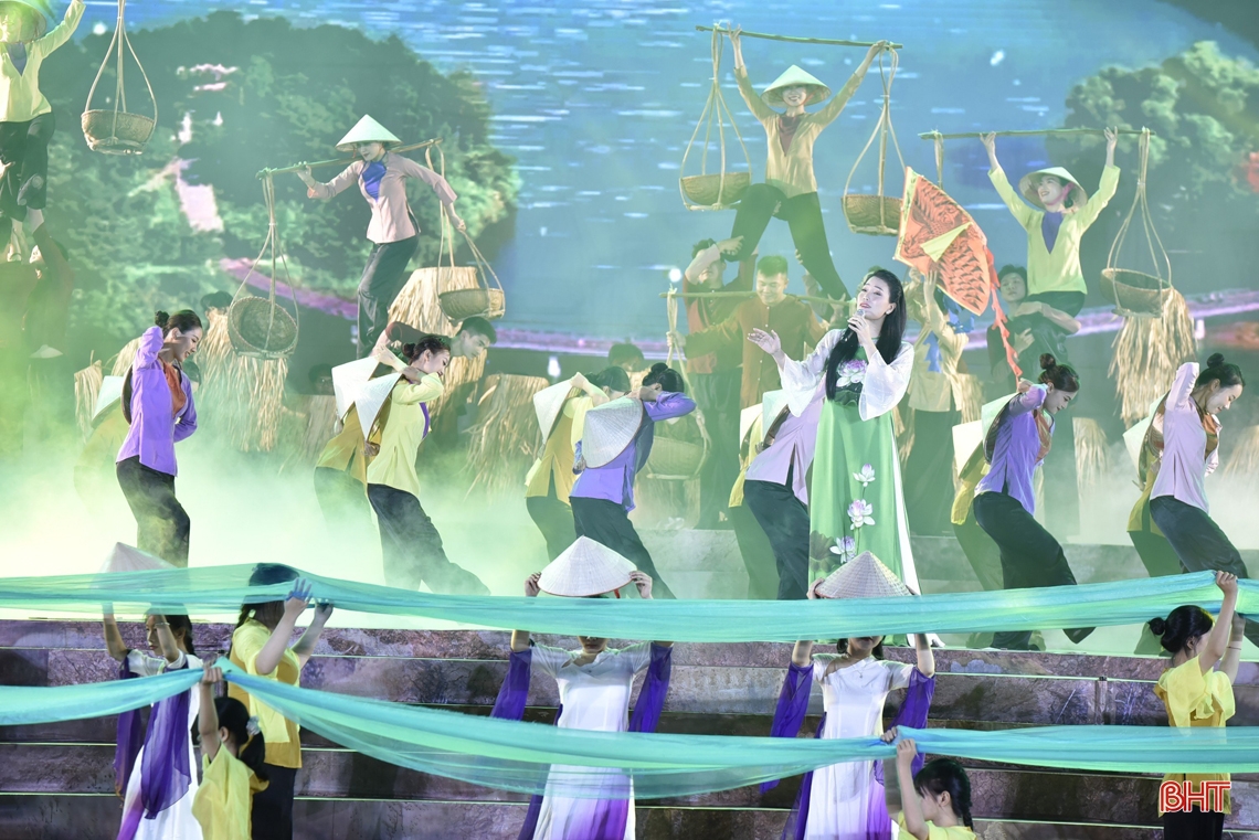 Phó Chủ tịch nước dự Chương trình nghệ thuật “Cõi thiêng Đồng Lộc - nối mạch ngàn năm