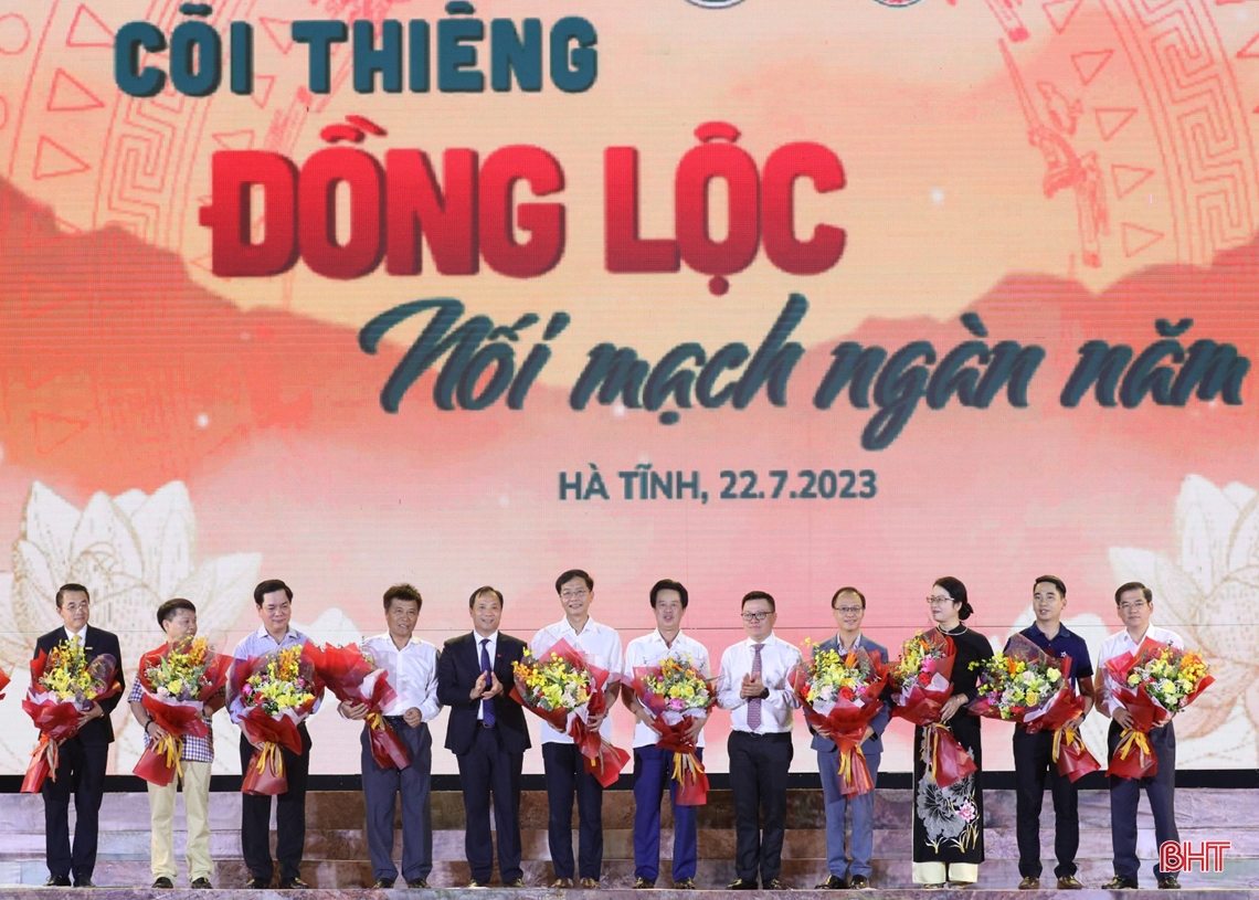 Phó Chủ tịch nước dự Chương trình nghệ thuật “Cõi thiêng Đồng Lộc - nối mạch ngàn năm