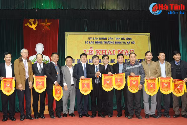 35 giao vien nghe tranh tai hoi giang giao duc nghe nghiep cap tinh