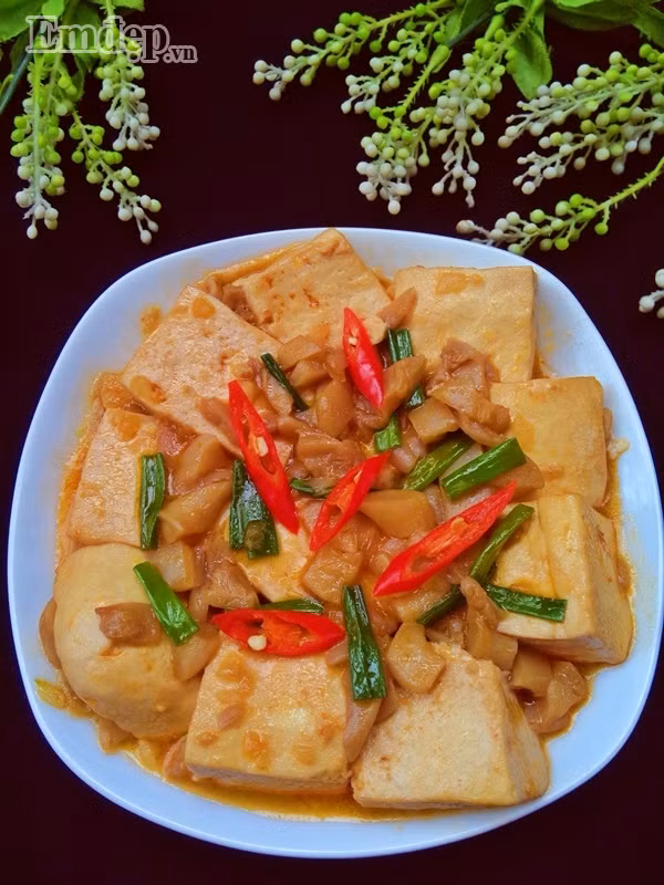 lanh the nay trua nay lam ngay mon dau phu cay sot nam an cho am nguoi nao