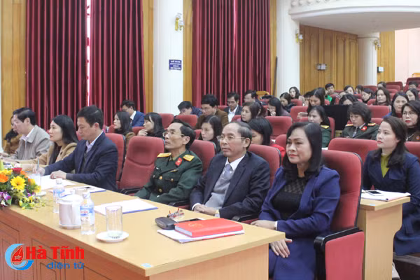 khoang cach ve bat binh dang gioi o ha tinh ngay cang thu hep
