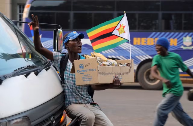 cai cach ruong dat kieu cuop cua day zimbabwe xuong vuc