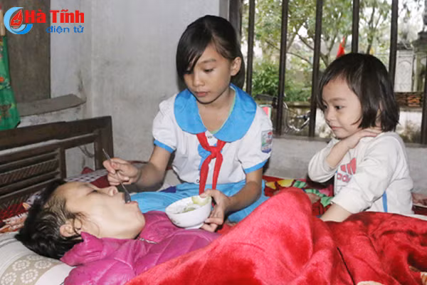 bo me mang benh hiem ngheo 2 dua tre mo mit tuong lai