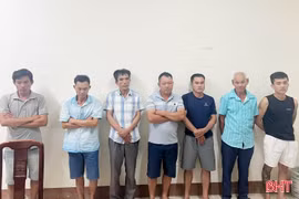 Khởi tố 8 bị can trong vụ đánh bạc tại xã Cẩm Hưng