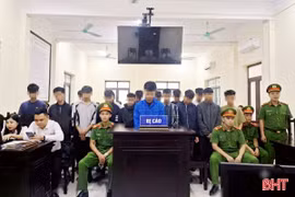 Truy đuổi nhau gây náo loạn đường phố, 17 thiếu niên lĩnh án