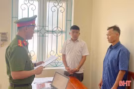 Khởi tố đối tượng lấy vỏ chai bia đập vào đầu bạn nhậu