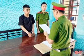 Bắt đối tượng cầm dao đuổi bạn nhậu gây náo loạn làng quê