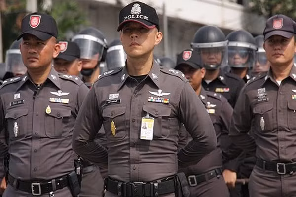 thai lan huy dong 200 000 canh sat bao ve trung cau y dan