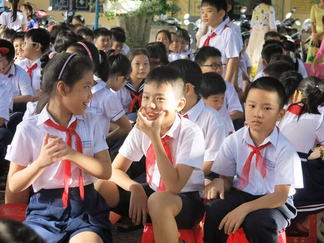 bo truong phung xuan nha bai hoc sau sac nhat voi nganh giao duc la phai biet lang nghe