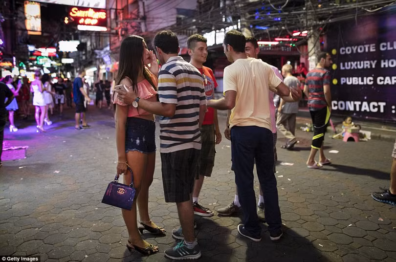 goc toi pattaya noi nganh cong nghiep tinh duc truoc nguy co xoa so