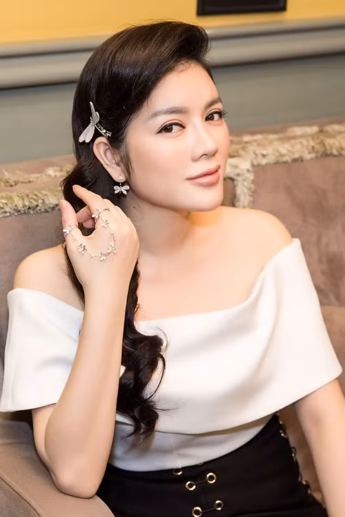 10 my nhan viet trang diem dep thang 7