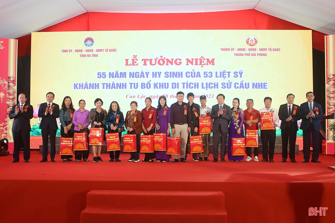 Long trọng lễ tưởng niệm các liệt sỹ hy sinh tại Cầu Nhe