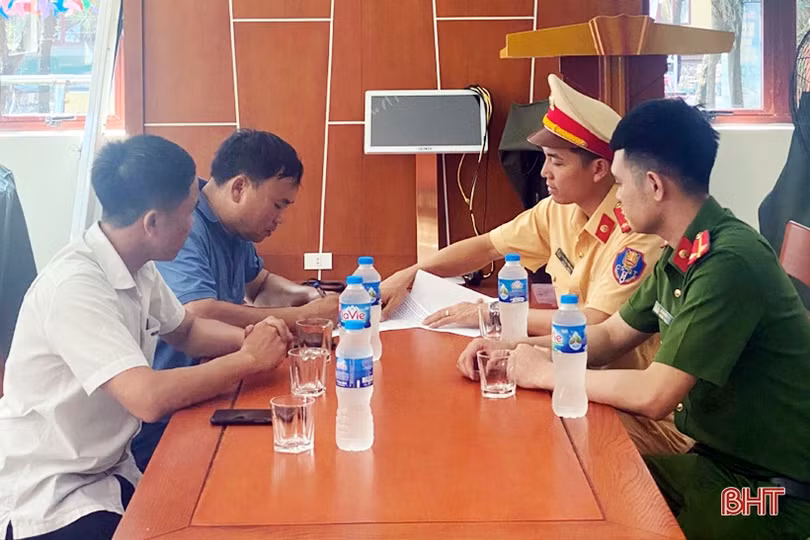 Các nhà hàng, quán ăn ở huyện Kỳ Anh cam kết đảm bảo trật tự ATGT