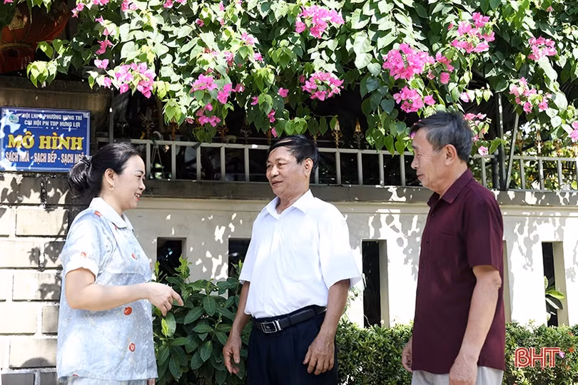 Ông bí thư chi bộ miệt mài khơi sức dân xây dựng đô thị văn minh