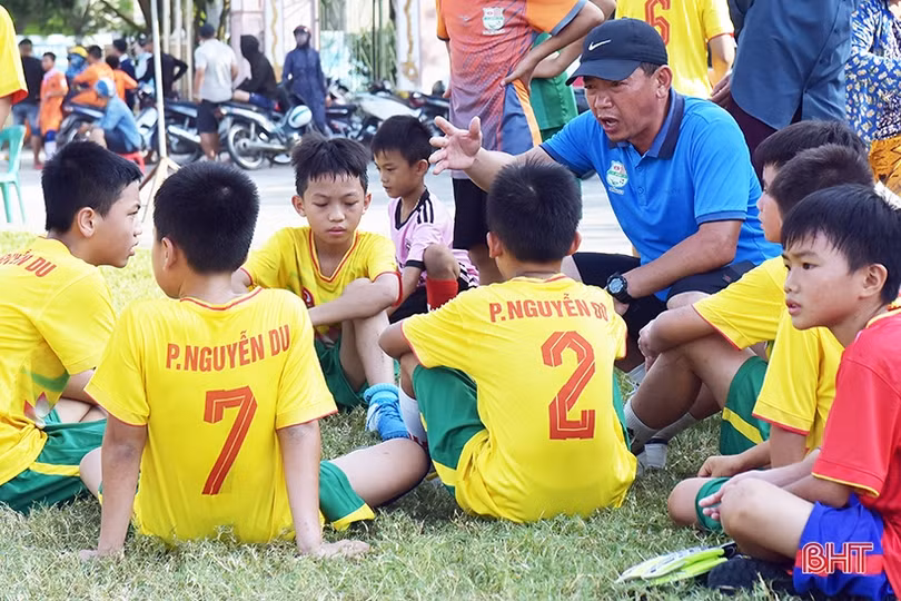 Khởi tranh Giải Bóng đá Thiếu niên - Nhi đồng TP Hà Tĩnh