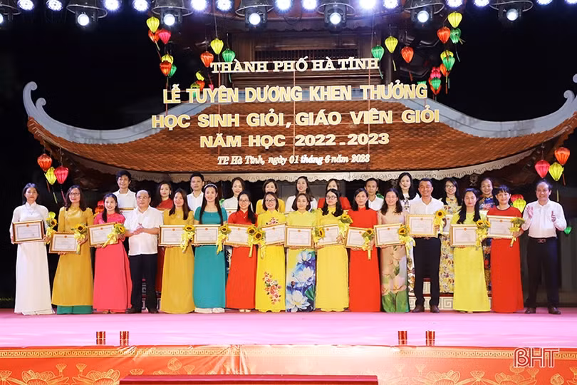 TP Hà Tĩnh tôn vinh 239 học sinh giỏi, giáo viên giỏi
