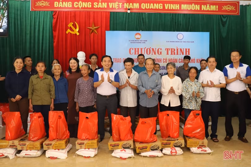 CLB Doanh nhân Hà Tĩnh phía Nam tổ chức nhiều hoạt động ý nghĩa ở Hương Sơn