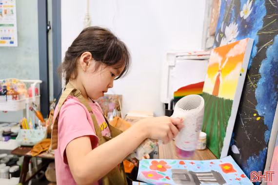 Thiếu nhi Hà Tĩnh vẽ tranh, kể chuyện về Bác Hồ