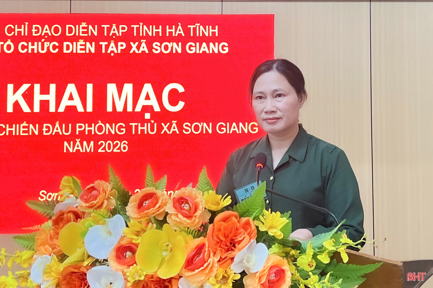 Đồng chí Hà Thị Huyền - Bí thư Đảng ủy, Trưởng ban Tổ chức diễn tập xã Sơn Giang phát biểu khai mạc.