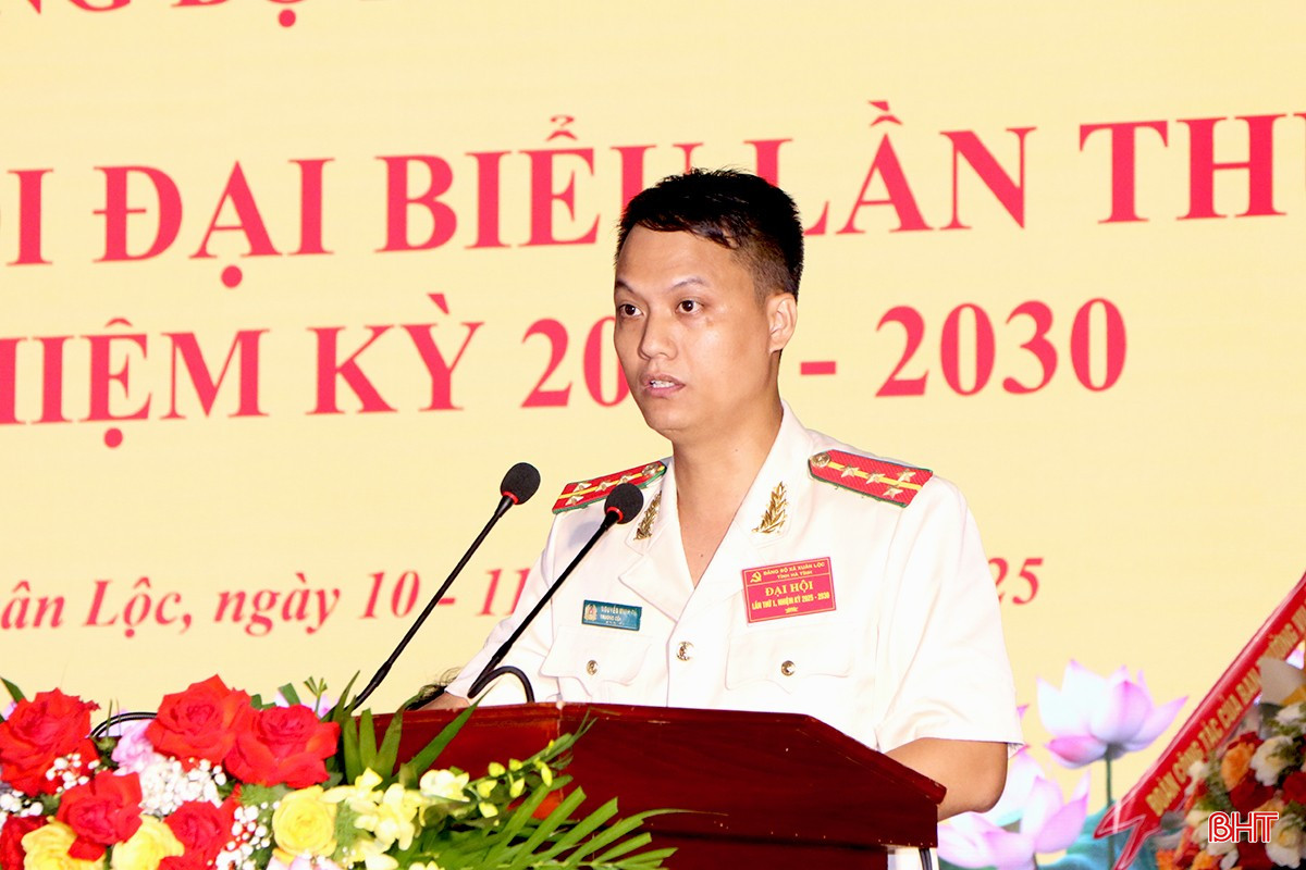Đại uý Nguyễn Minh Tú - Phó Trưởng Công an xã Xuân Lộc trình bày tham luận tại đại hội.
