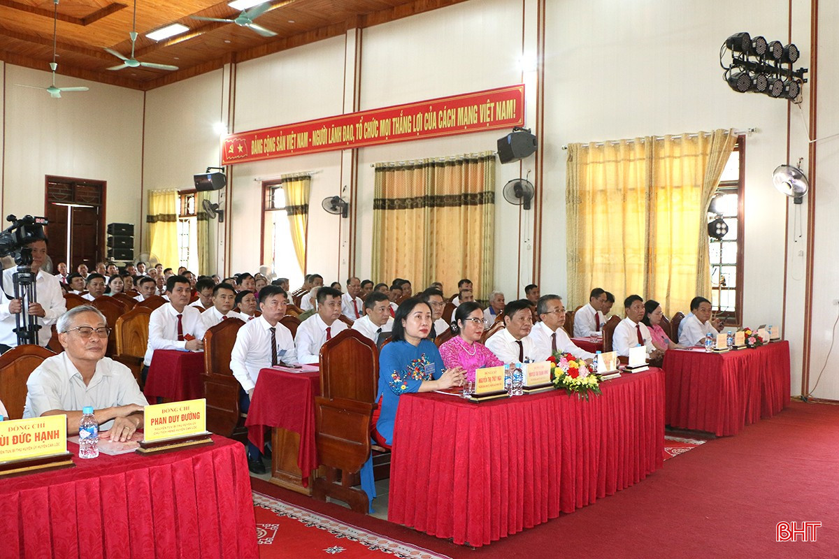 Đại biểu tham dự đại hội.