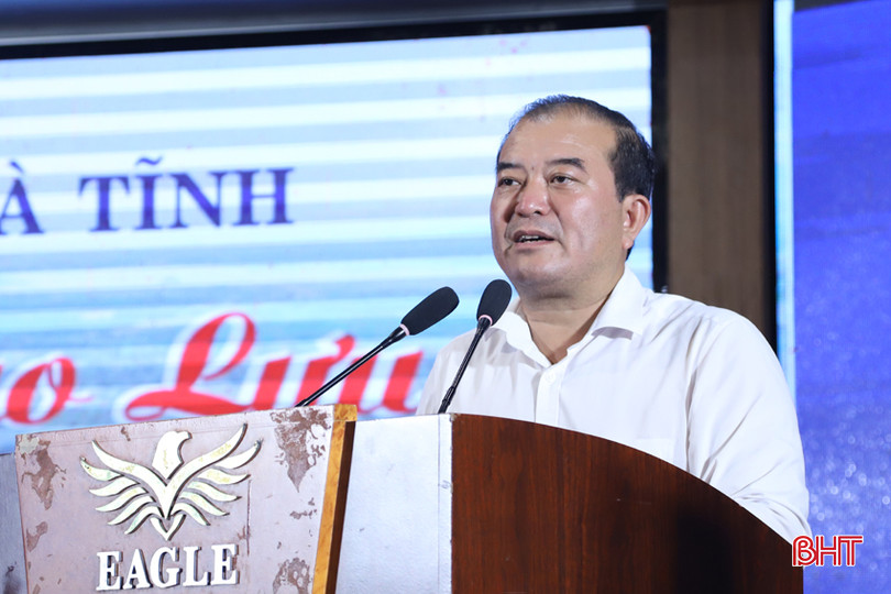 Chủ tịch Hiệp hội Du lịch Hà Tĩnh Trần Quốc Lâm phát biểu tại lễ gặp mặt.