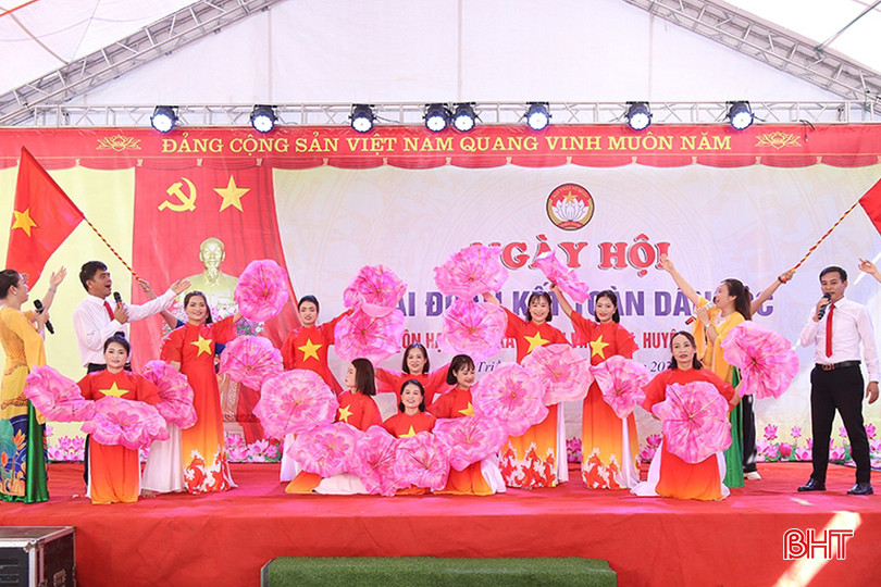 Đời sống văn hóa, tinh thần của người dân ngày càng được nâng cao.