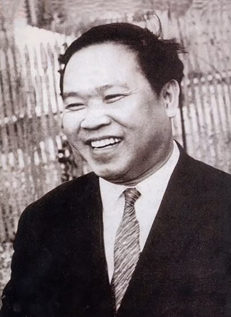 Nhà thơ nào quê Hà Tĩnh là Bộ trưởng Canh nông đầu tiên?