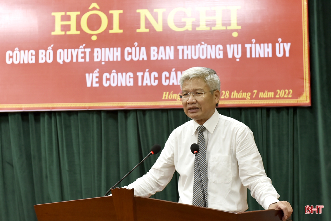 Ban Thường vụ Tỉnh ủy Hà Tĩnh điều động, luân chuyển cán bộ thị xã Hồng Lĩnh