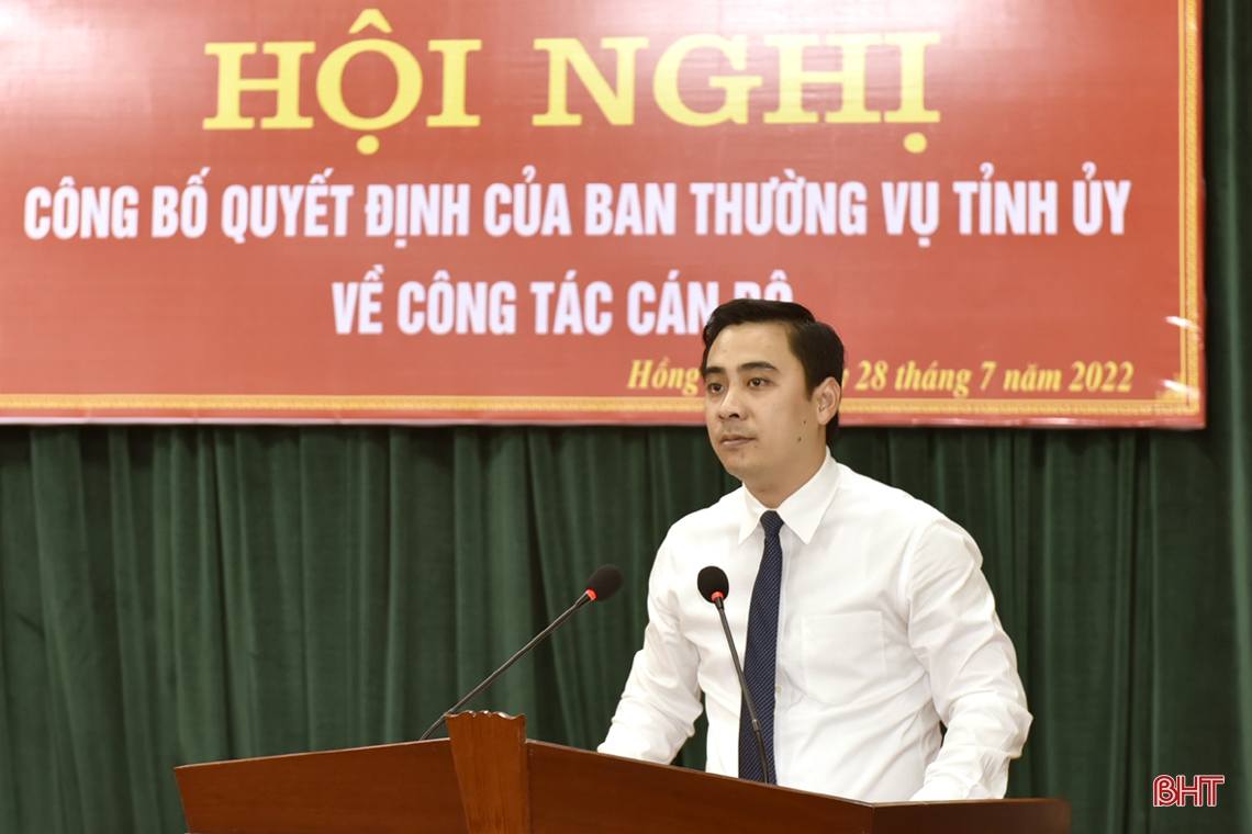 Ban Thường vụ Tỉnh ủy Hà Tĩnh điều động, luân chuyển cán bộ thị xã Hồng Lĩnh
